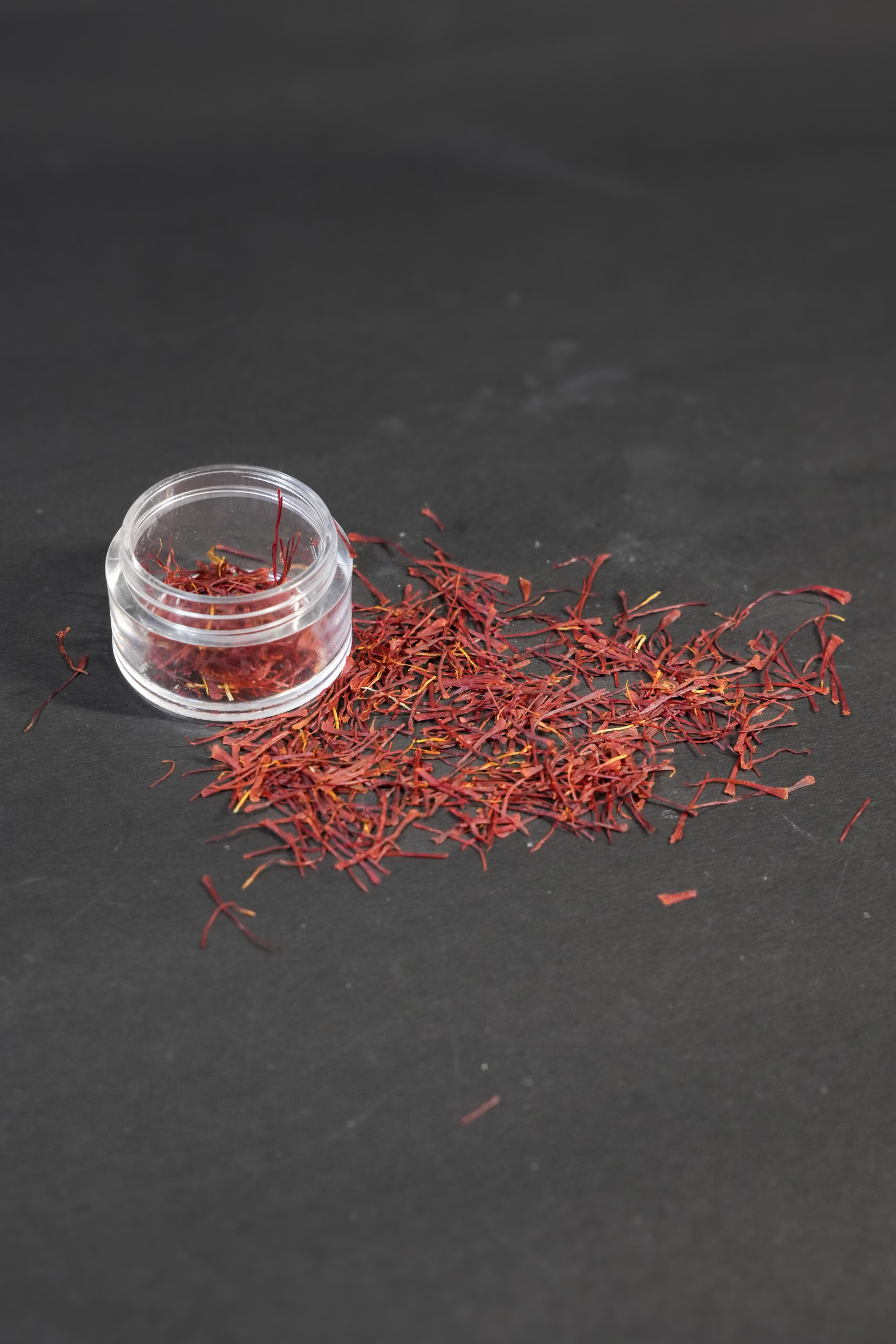 Premium Kashmiri Saffron (Kesar) – 100% Pure & Natural, Grade-A Quality.