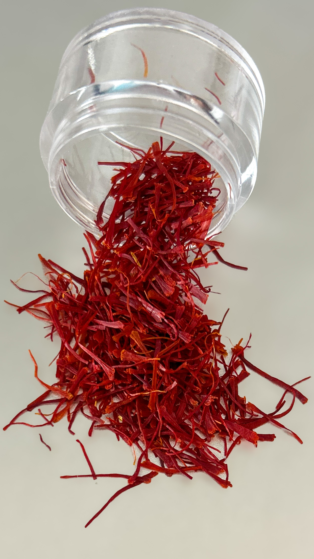 Premium Kashmiri Saffron (Kesar) – 100% Pure & Natural, Grade-A Quality.