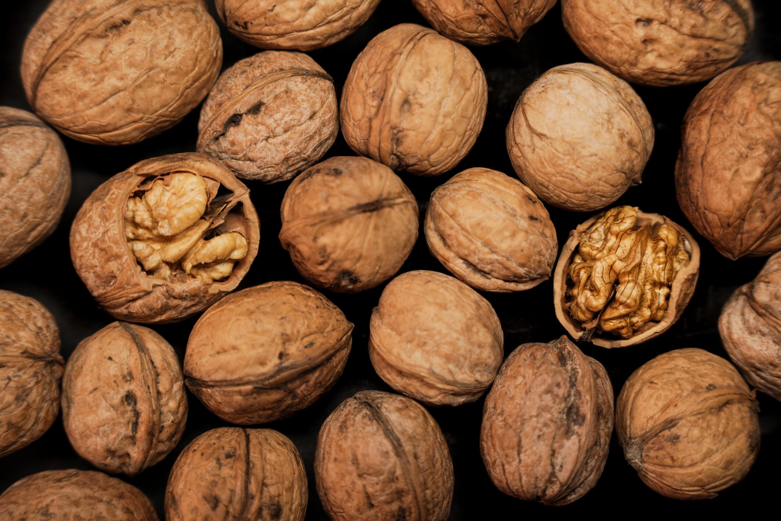 Kashmiri Premium WalnutsFresh Crop – Premium Kashmiri Shelled Walnuts.